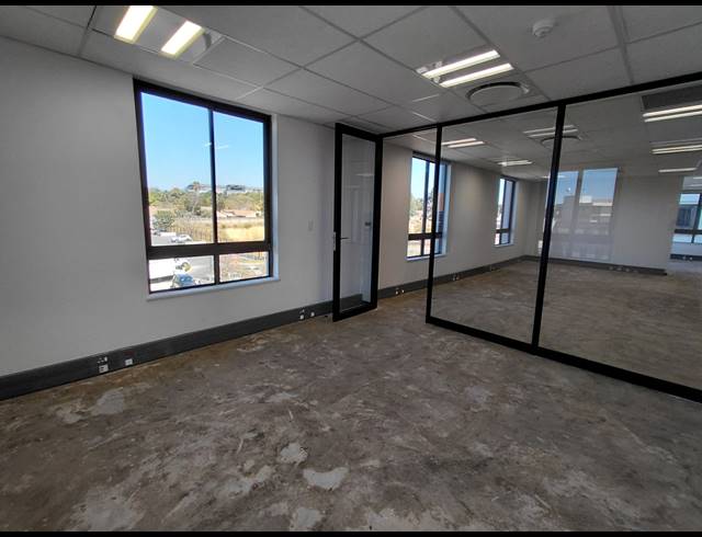 473M² OFFICE TO LET IN MAGALIESSIG